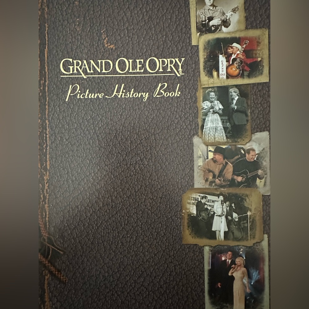 🔵3/$10 2001 Grand Ole Opry Picture-History Book - Vintage